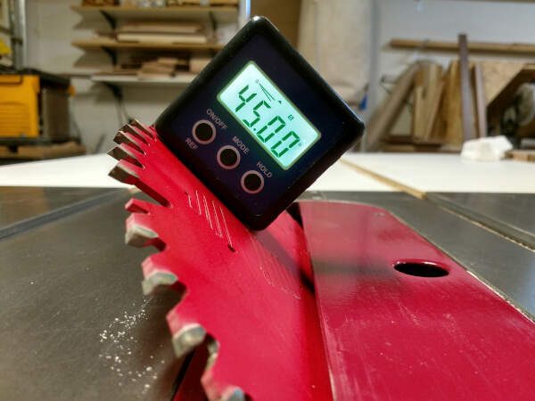 Does a Table Saw Need to be Level?