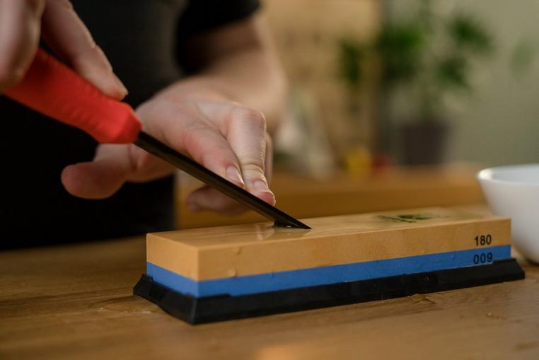 Master Chisel Craft: Selecting the Perfect Sharpening Stone