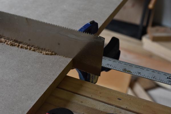 Precision Hand-Sawing Straight Lines Simplified